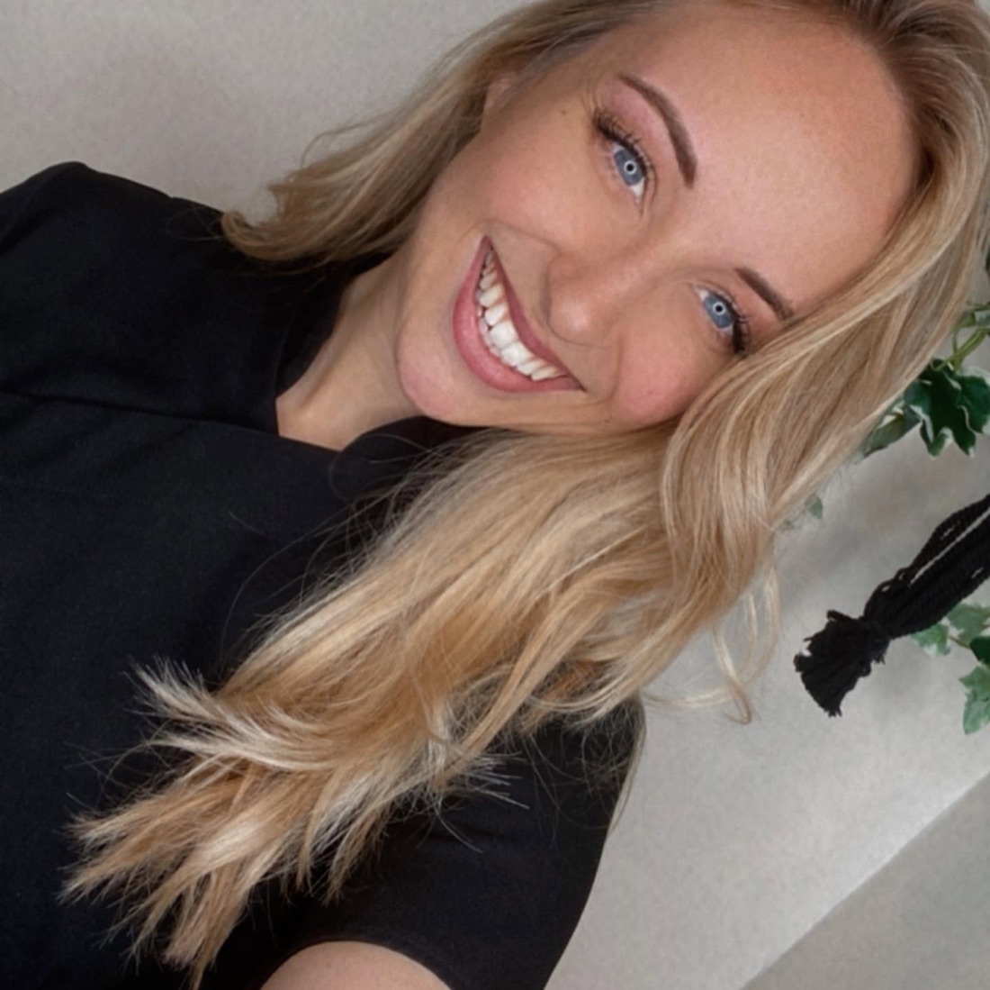 Bethany — founder and artist at Bethany Beaumont Cosmetics.
